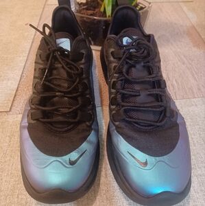 Nike Air Max Axis